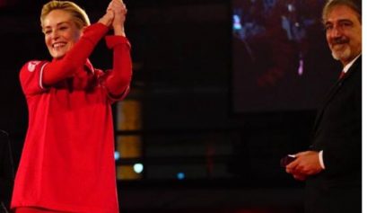 Francesco Rocca consegna Medaglia CRI a Sharon Stone
